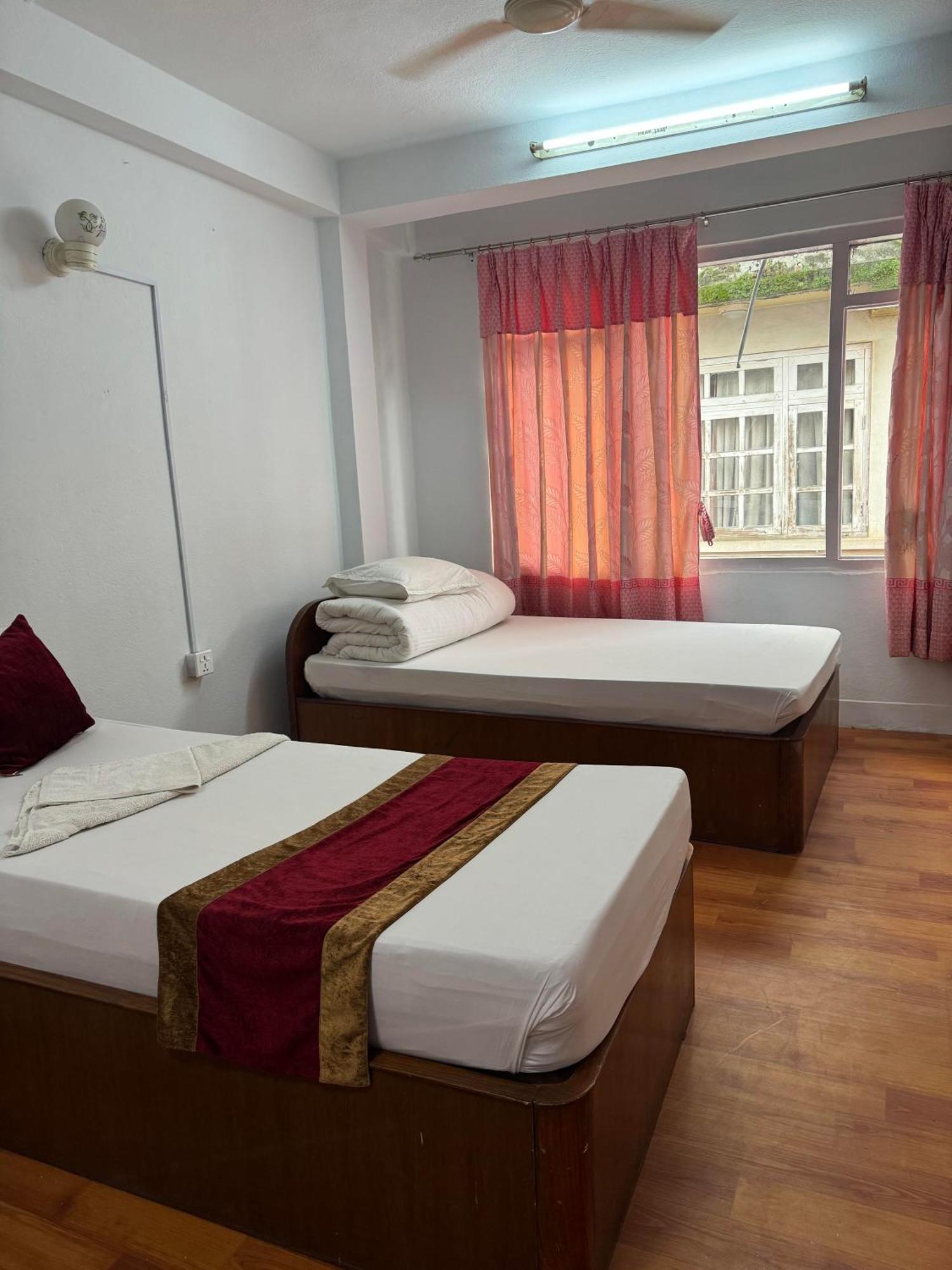 Om Tara Guest House Pvt Ltd Κατμαντού Εξωτερικό φωτογραφία