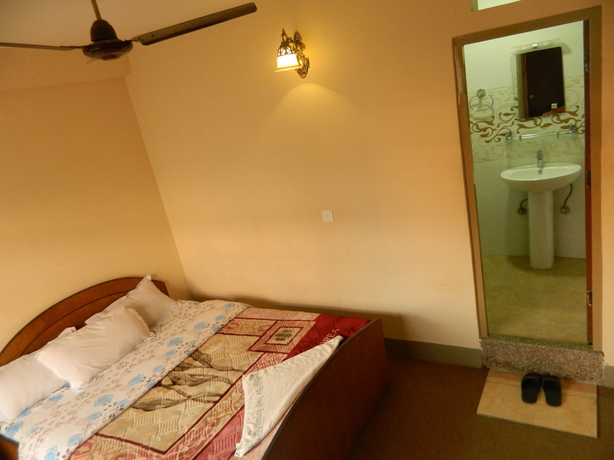 Om Tara Guest House Pvt Ltd Κατμαντού Εξωτερικό φωτογραφία
