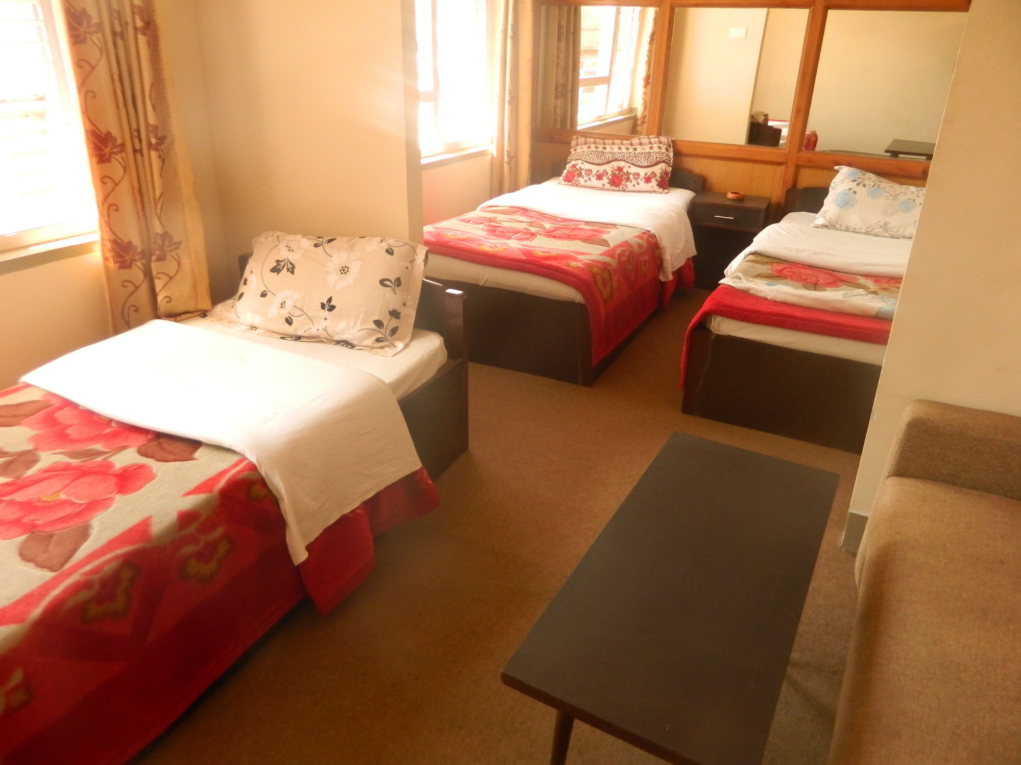 Om Tara Guest House Pvt Ltd Κατμαντού Εξωτερικό φωτογραφία