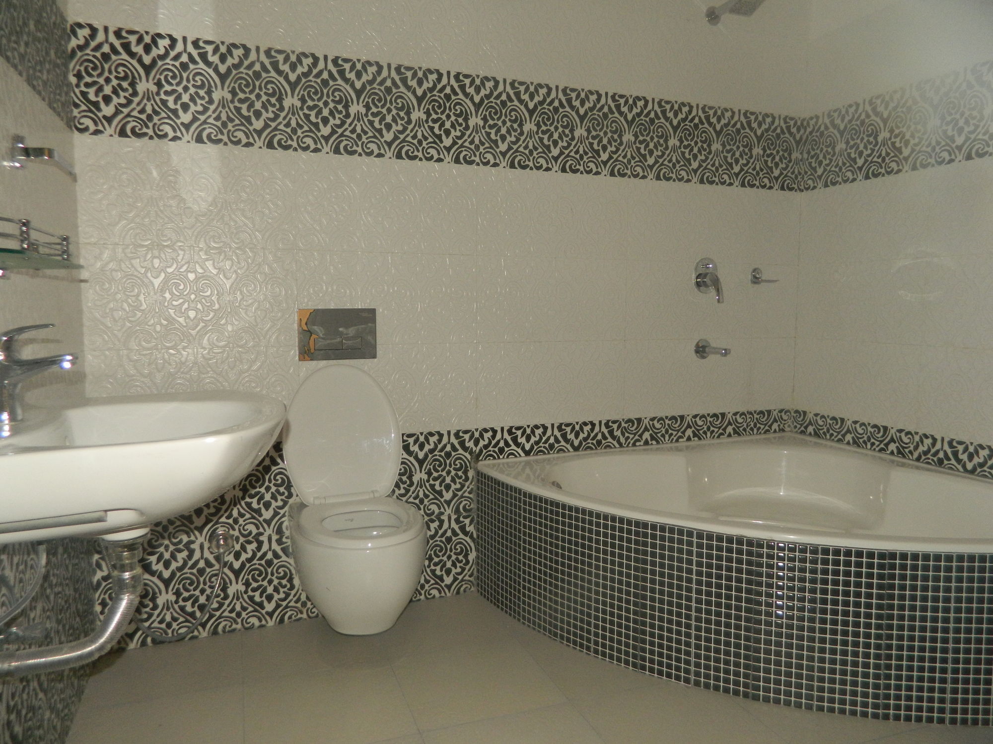 Om Tara Guest House Pvt Ltd Κατμαντού Εξωτερικό φωτογραφία